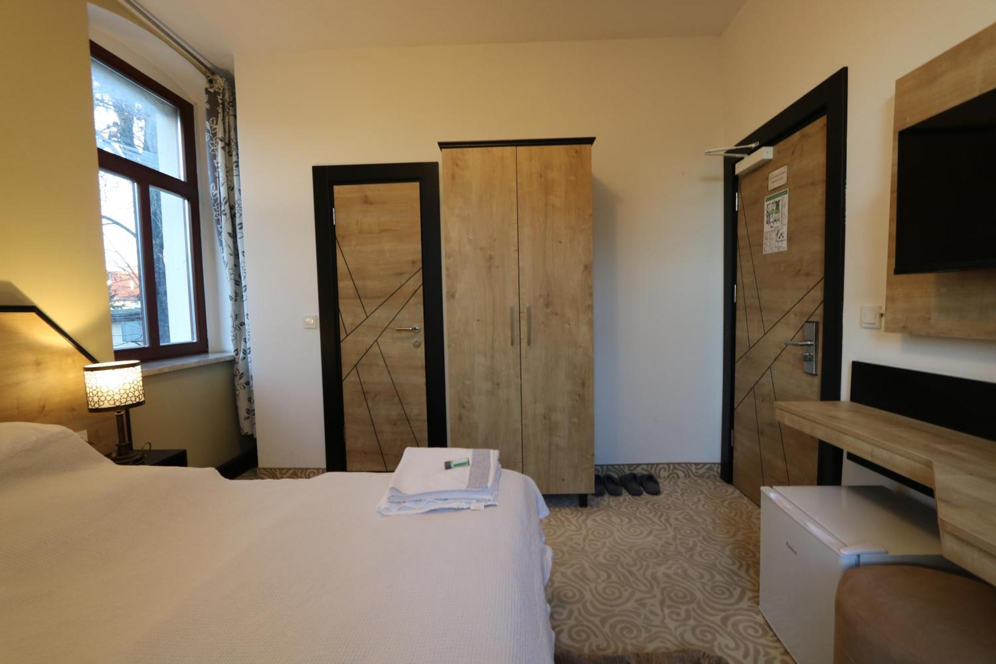 Am Fluss Saale Hotel Weißenfels Eksteriør billede